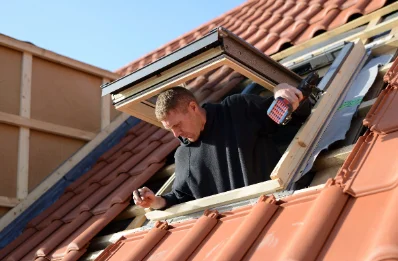Pose de fenêtres de toit Velux à Morienval